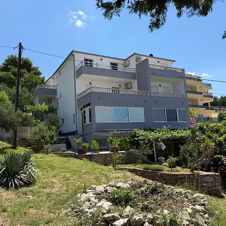 Perdijic Nemira Apartman Omiš